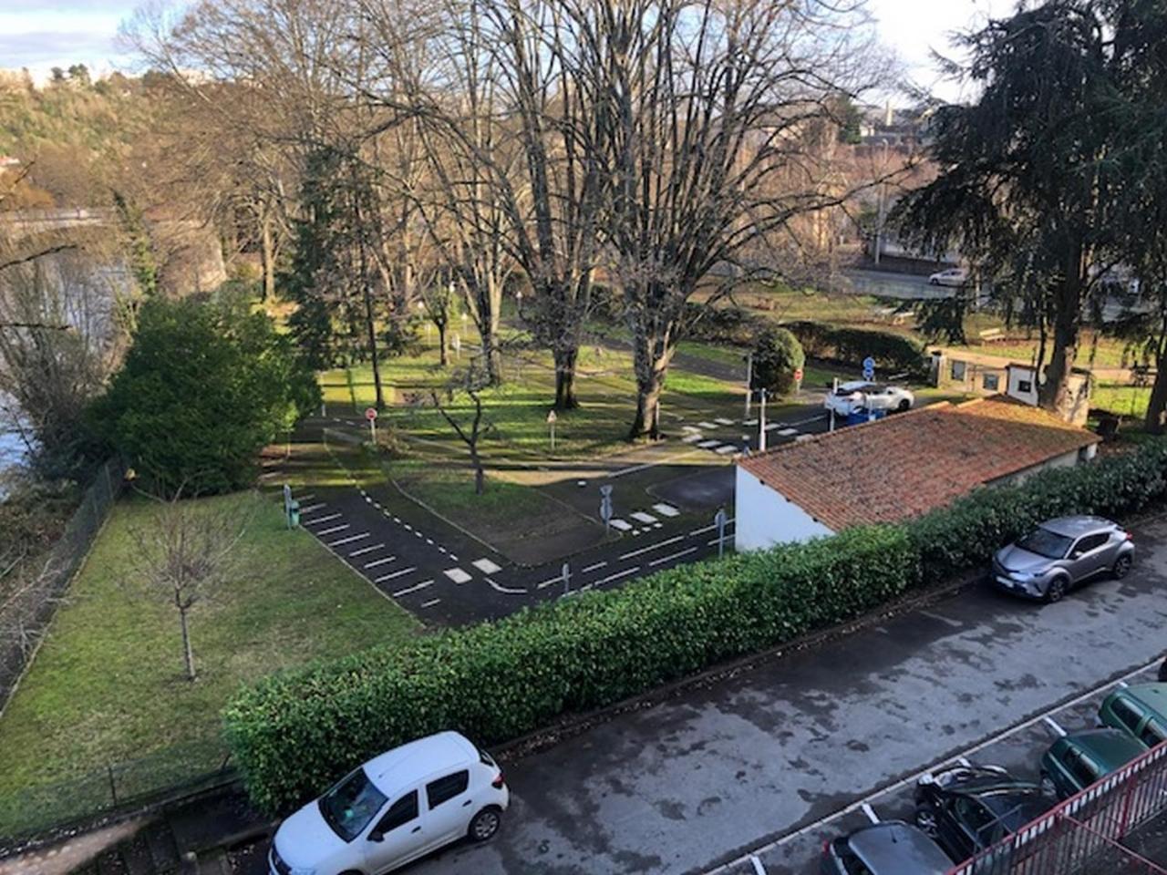 Apartamento Chez Jean-Claude, Vue Panoramique Au Reveil Poitiers Exterior foto