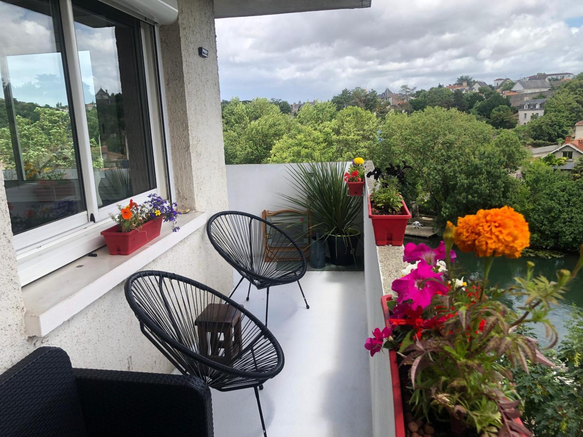 Apartamento Chez Jean-Claude, Vue Panoramique Au Reveil Poitiers Exterior foto